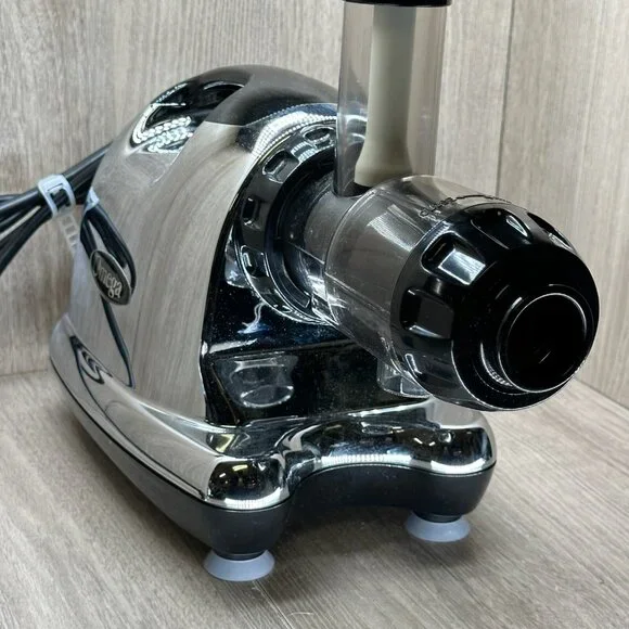Omega Juice & Vegetable Extractor Model No. 8006 Stainless Steel Electric Silver - Picture 3 of 13